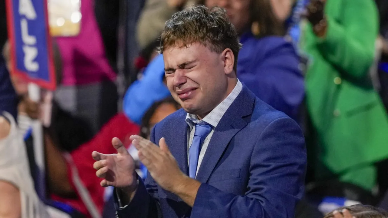 Gus Walz Steals the Spotlight at DNC with Heartfelt Emotion for His Father